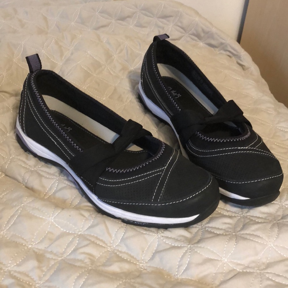 🌷Ryka Performance Q flat shoe